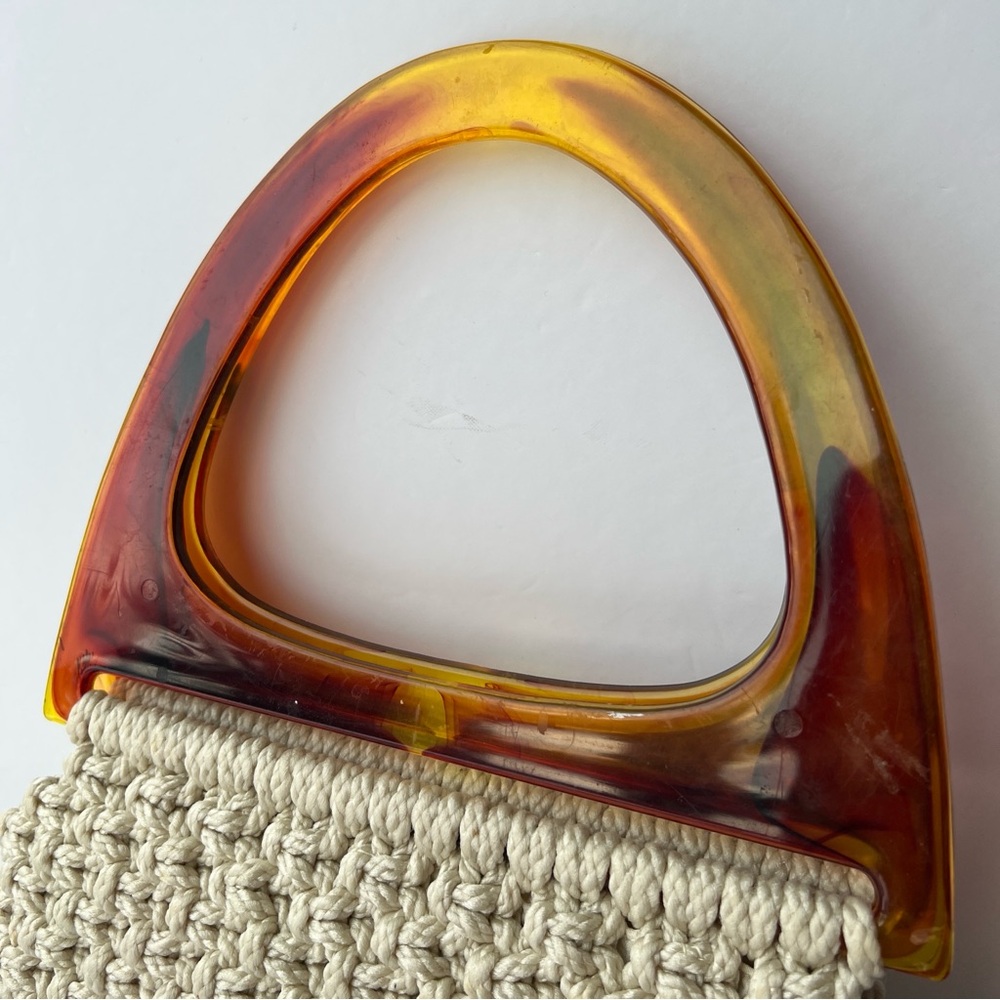 1960/1970’s Crochet Bag with Amber Handle - Picture 5 of 9